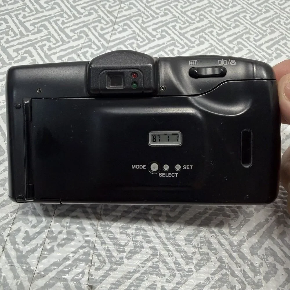 Yashica EZ Zoom 70 35mm Film Camera w/ Case & Manual - Tested & Working READ!